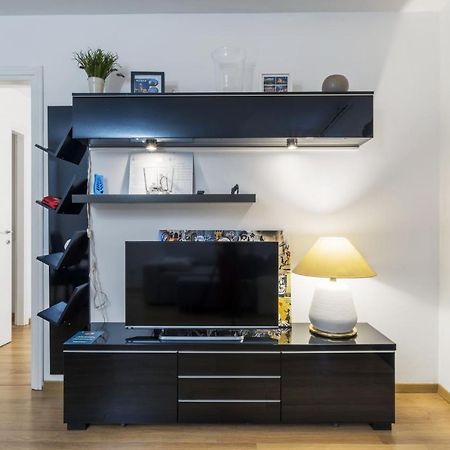 Cozy & Comfy Apt In Navigli Area Milan Luaran gambar