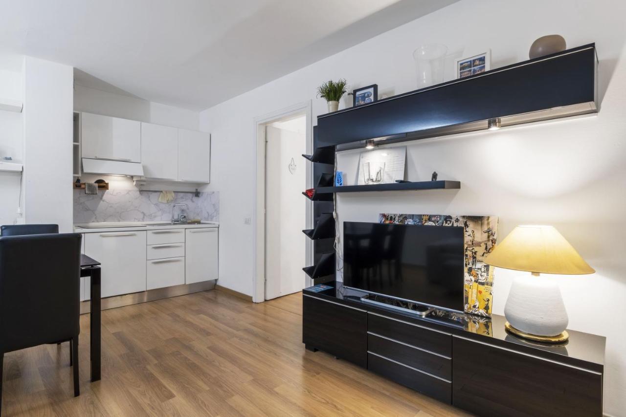 Cozy & Comfy Apt In Navigli Area Milan Luaran gambar