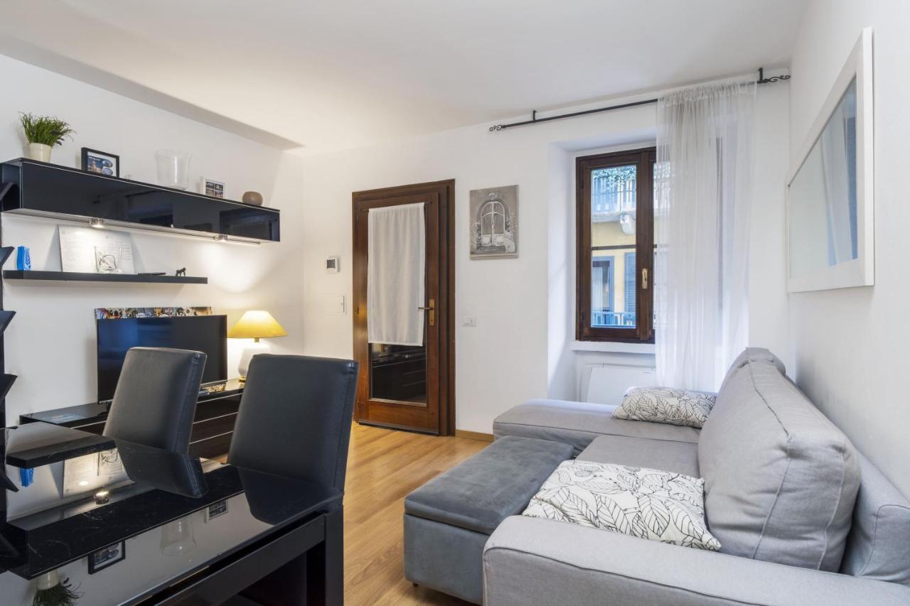 Cozy & Comfy Apt In Navigli Area Milan Luaran gambar
