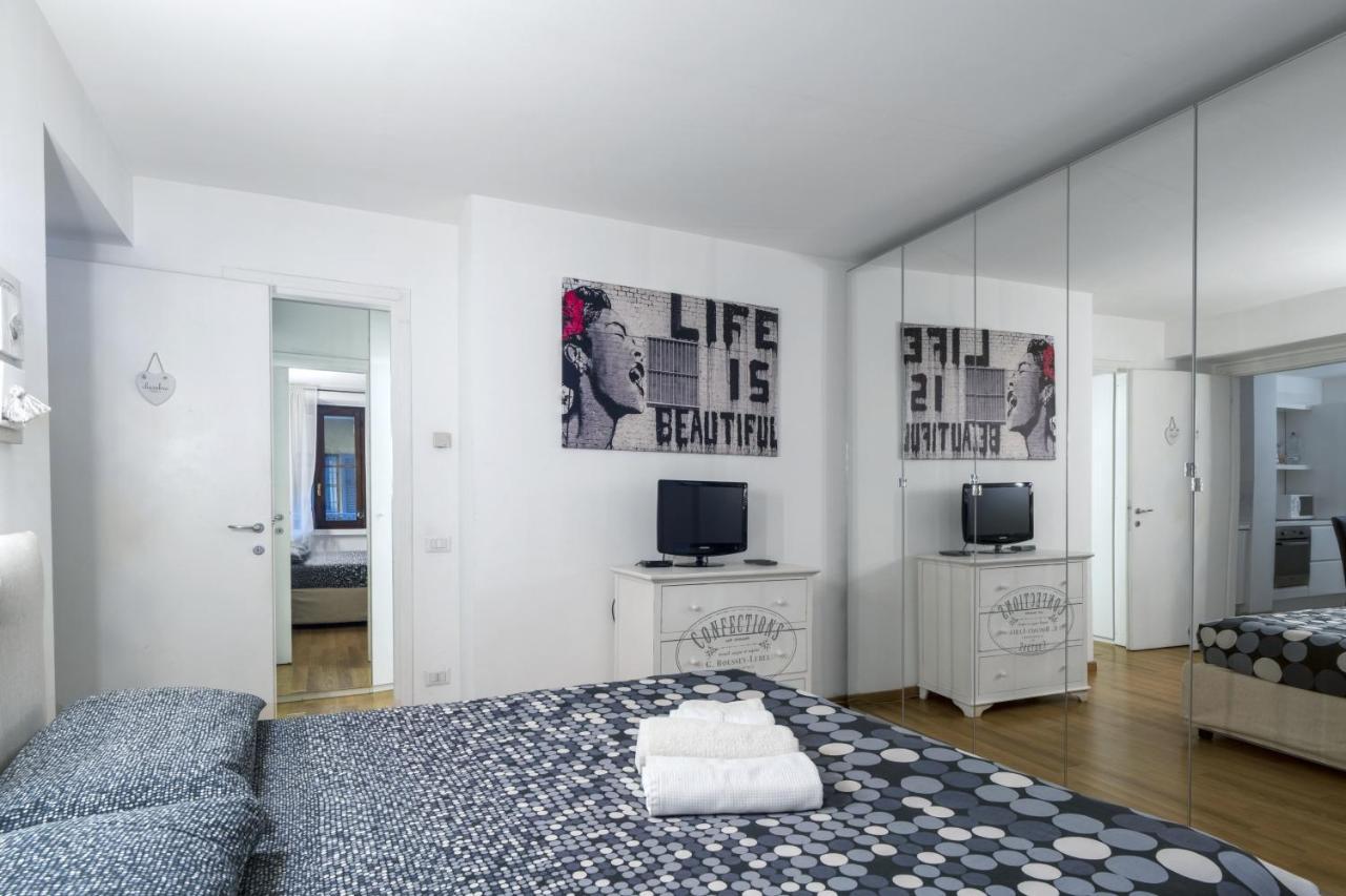 Cozy & Comfy Apt In Navigli Area Milan Luaran gambar
