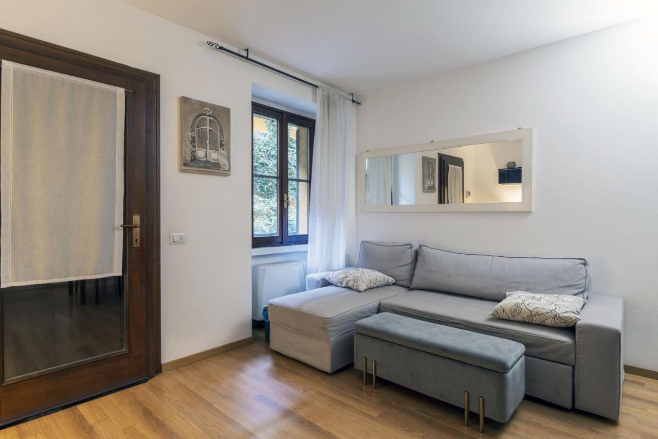 Cozy & Comfy Apt In Navigli Area Milan Luaran gambar