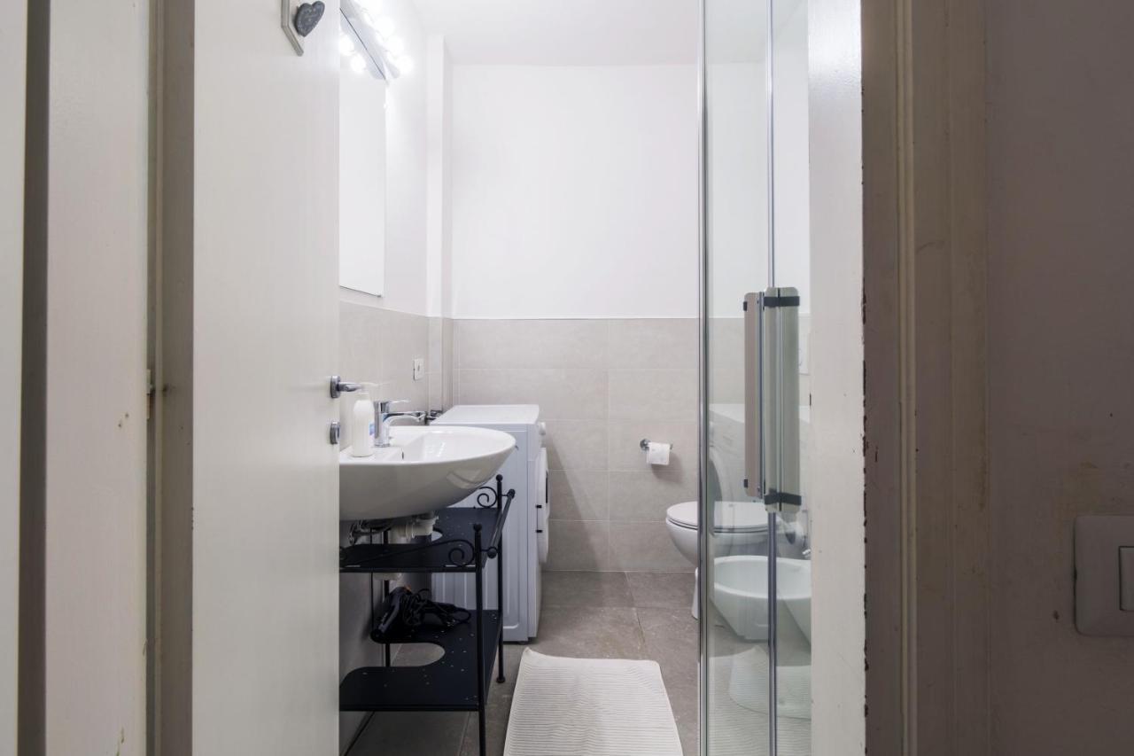 Cozy & Comfy Apt In Navigli Area Milan Luaran gambar