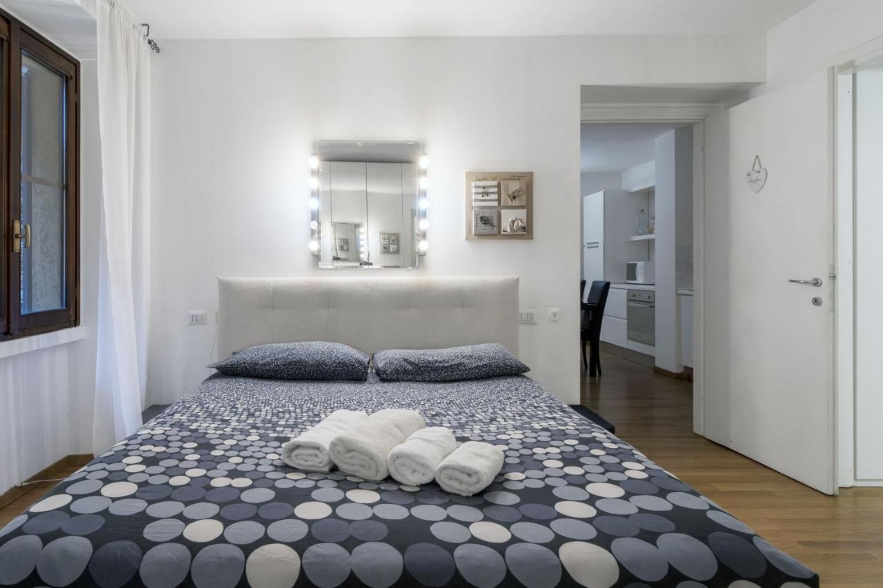 Cozy & Comfy Apt In Navigli Area Milan Luaran gambar